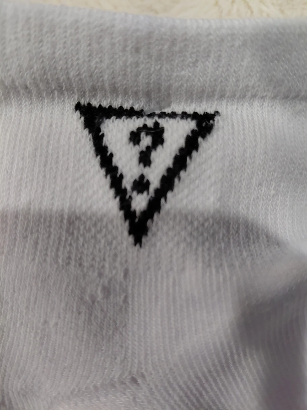 NWT GUESS Men’s Cushion Quarter Cut Cotton Sport Socks - White (6 Pack)
